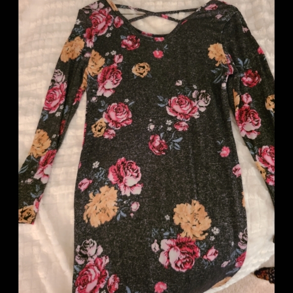 Women's grey body con floral long sleeve dress - Picture 2 of 4